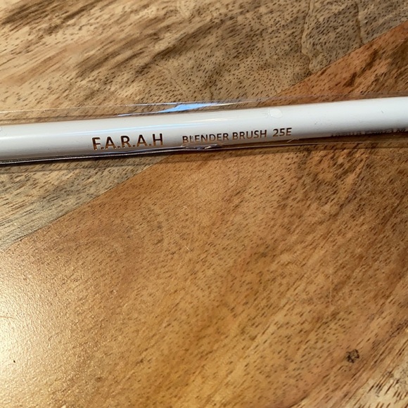 F.A.R.A.H | Blender Brush "Rose Gold Collection" 25E - Picture 3 of 4